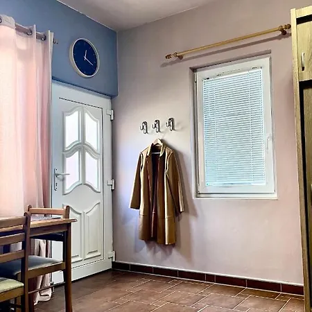 Holiday home Cozy Tinyhouse Studio Vodice,100m From Beach *